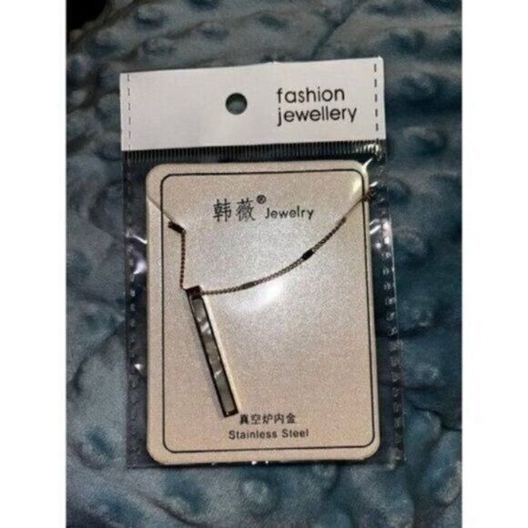 Shell and Stainless Steel Pendant Necklace - Picture 3 of 3